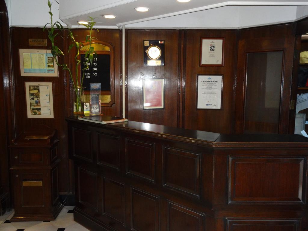 Hotel Broadway Delhi Buitenkant foto