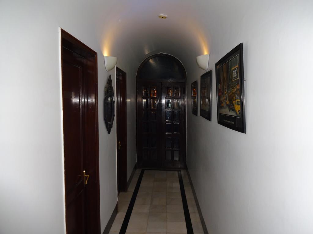 Hotel Broadway Delhi Buitenkant foto
